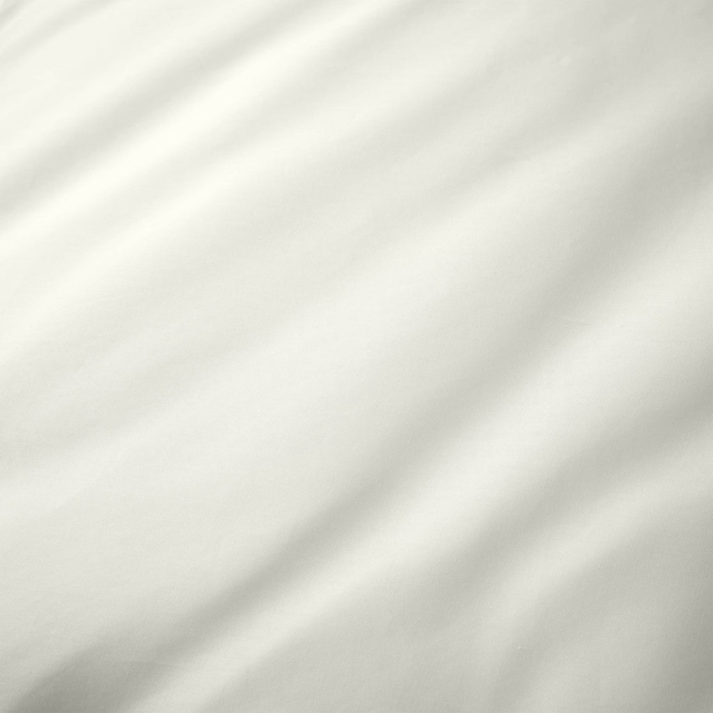 180TC Egyptian Cotton Cream Double Fitted Sheet Bianca - close-up of the colour and texture of the Bianca Bedsheet in Cream