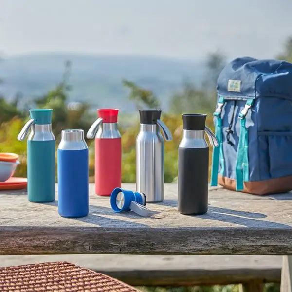 Outdoor Bottles, different colours lifestyle
