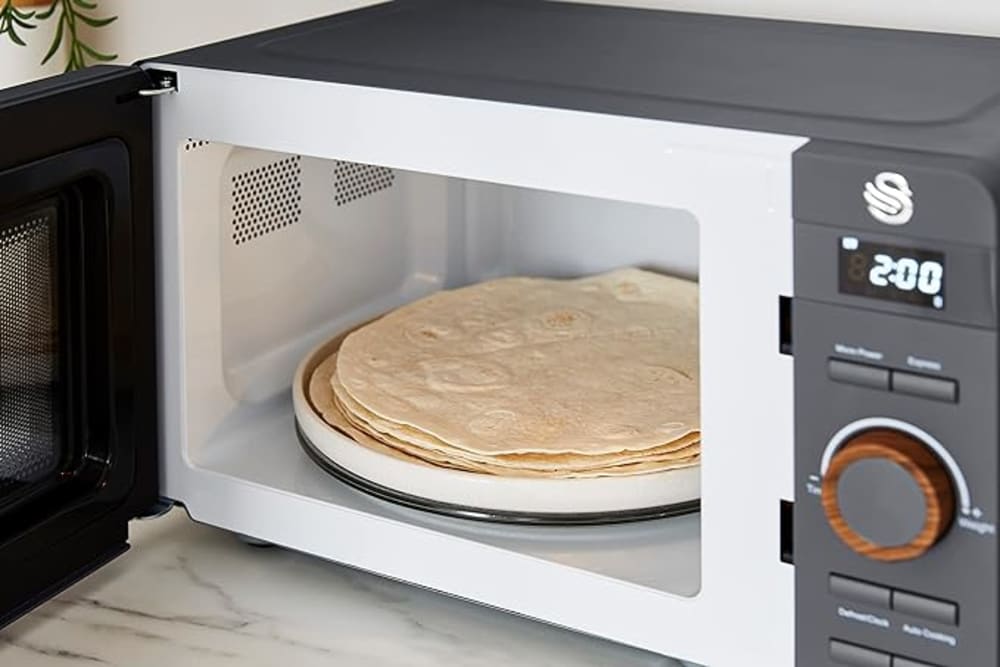 Swan 20L Nordic Digital Microwave opened