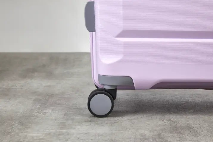 Tulum Small Suitcase in Lilac wheel