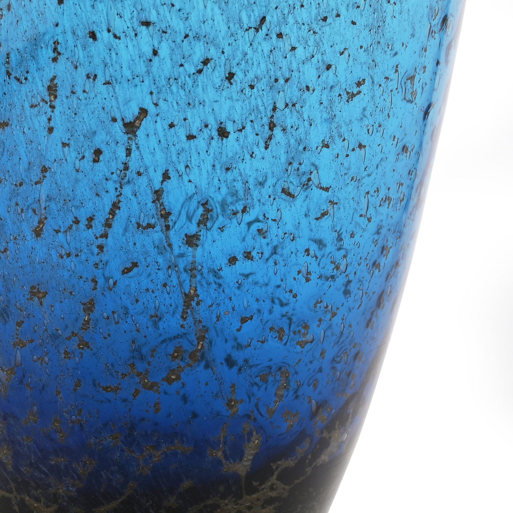 GV532 Tall Glass Vase Blue & Brown - close-up of marbled brown spots against the brilliant blue colour