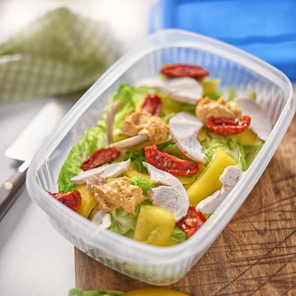 Addis 510440 Foodsaver Rectangular  700ml , White with a salad inside the container