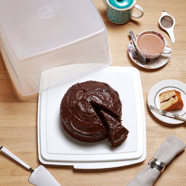 Addis 510483 Foodsaver Cake Store 14L, White with a chocolate cake sitting inside and the lid is off the base