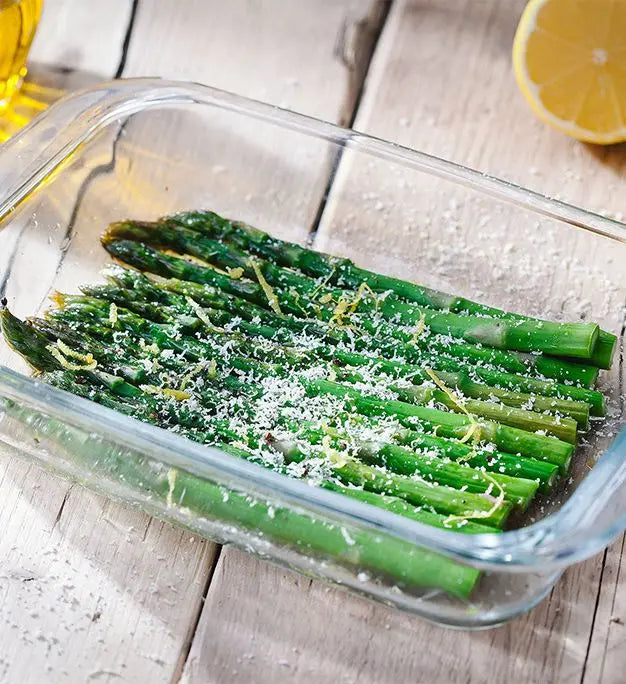 Glass Roaster with asparagus 