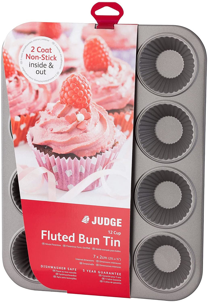 Judge JB52 Bakeware 12 Cup Fluted Bun Tin face on